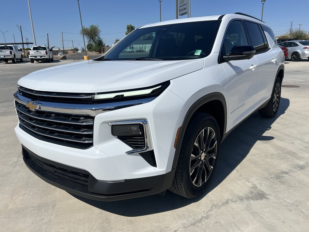 2017 Chevrolet Traverse 2LT photo 3