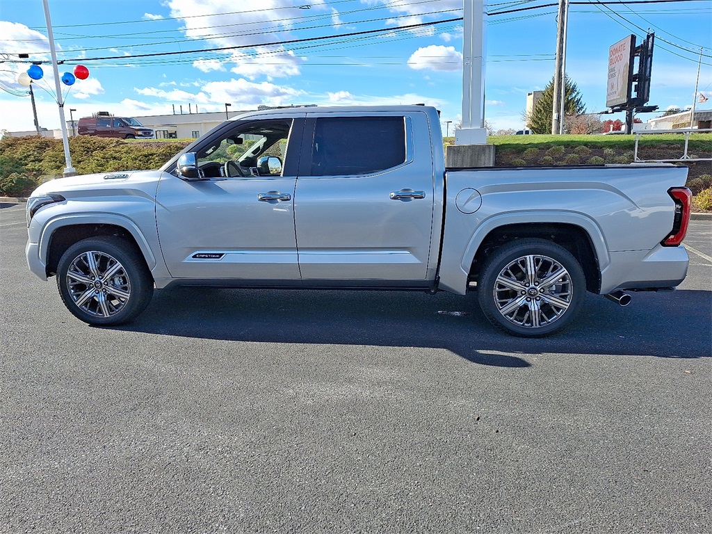 2025 Toyota Tundra CapStone CrewMax photo 3