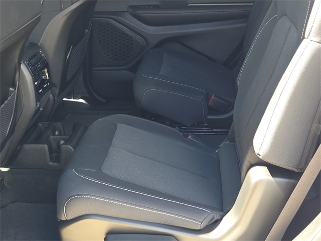 2025 Jeep Grand Cherokee Laredo photo 14