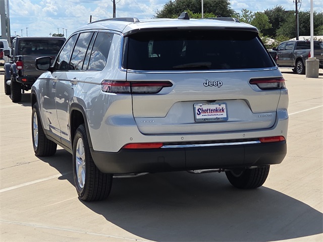 2025 Jeep Grand Cherokee Laredo photo 6