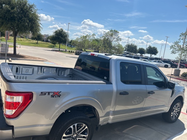 2023 Ford F-150 XL photo 2