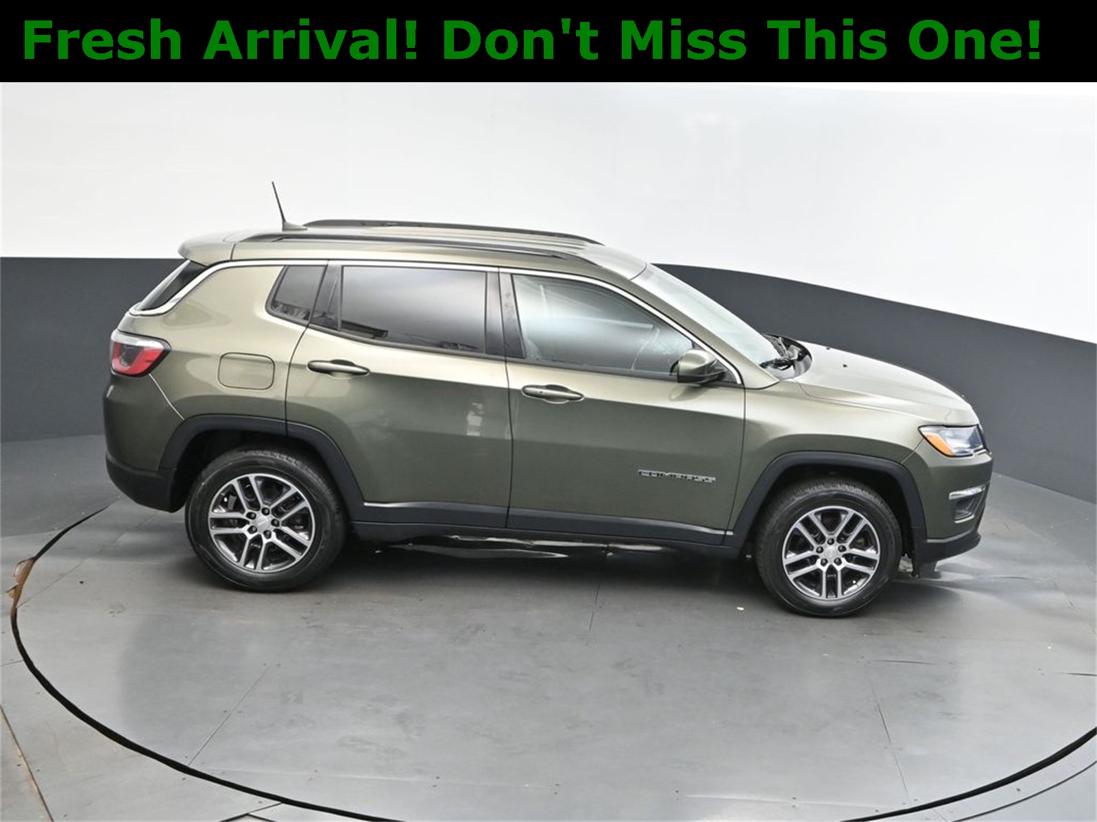 2017 Olive Green Pearlcoat Jeep Compass Latitude 4X4 SUV