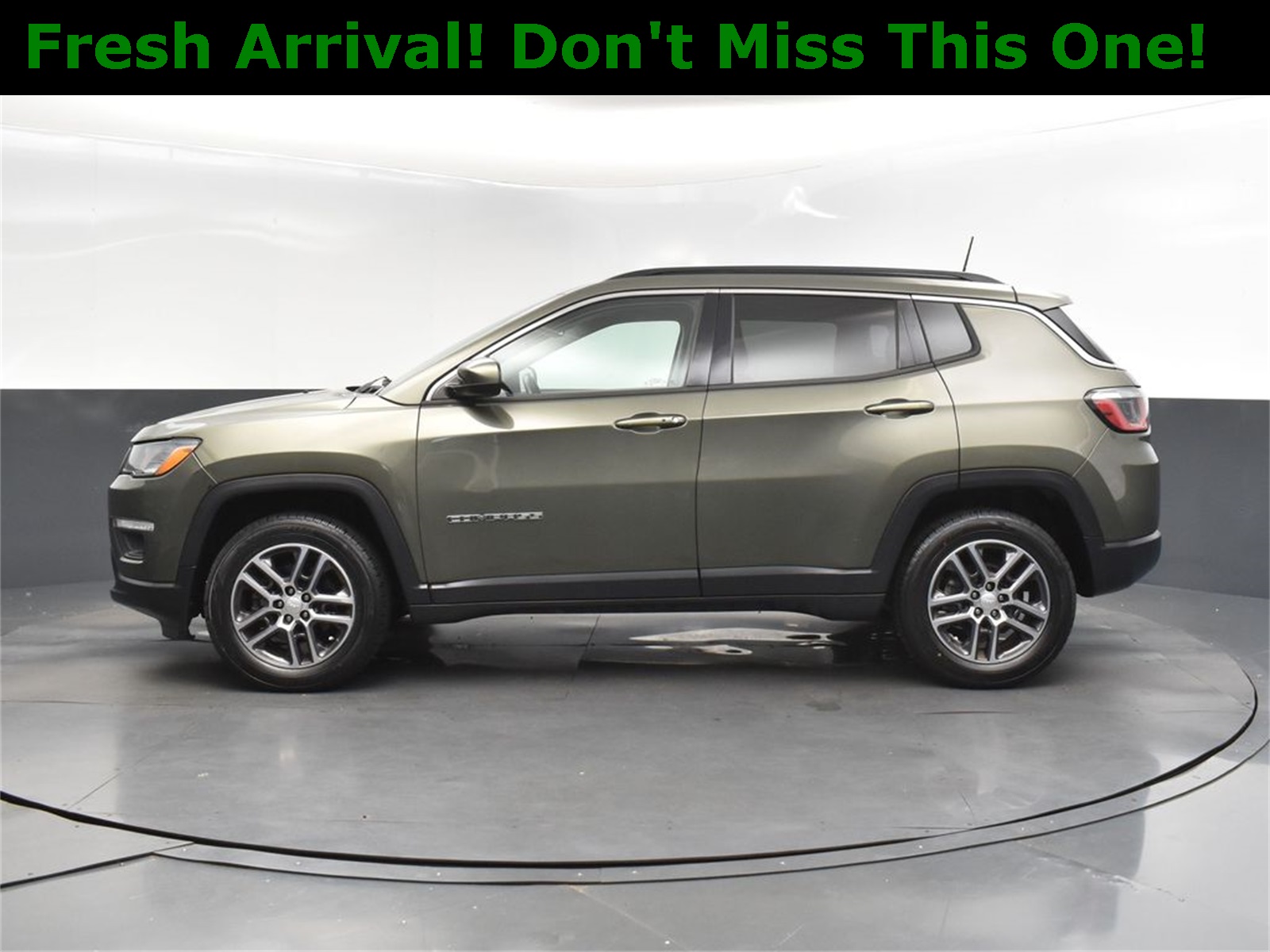 2017 Olive Green Pearlcoat Jeep Compass Latitude 4X4 SUV