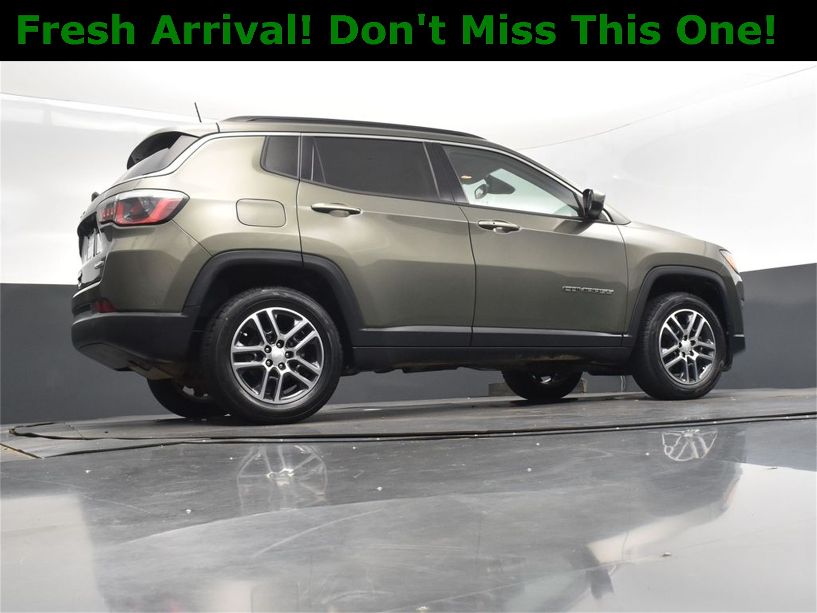 2017 Olive Green Pearlcoat Jeep Compass Latitude 4X4 SUV