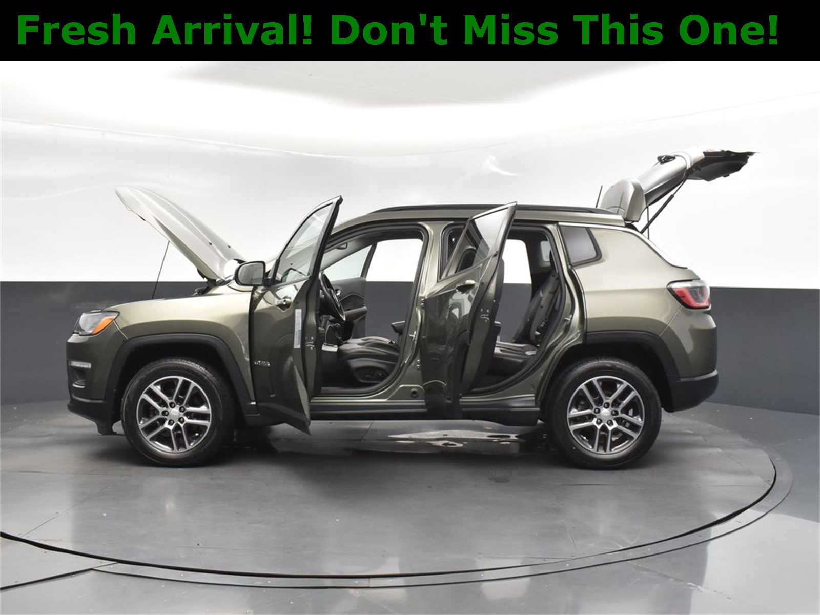 2017 Olive Green Pearlcoat Jeep Compass Latitude 4X4 SUV