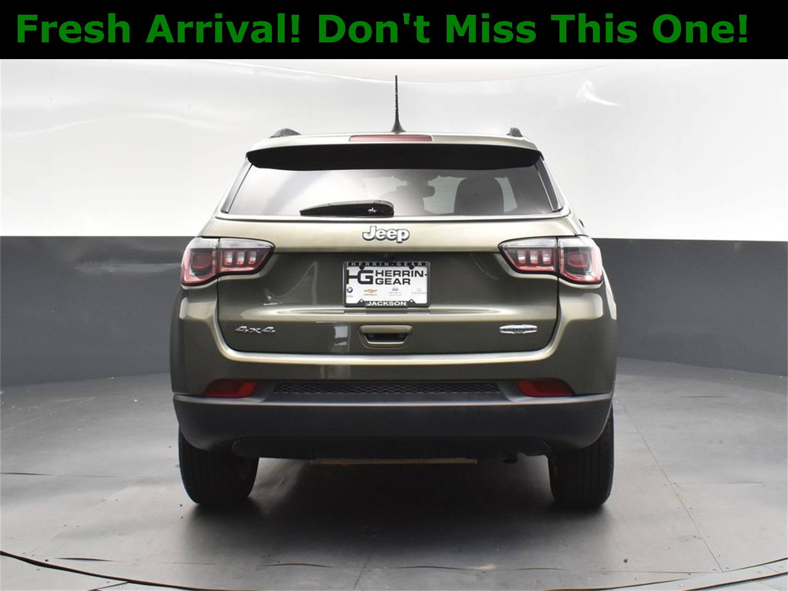 2017 Olive Green Pearlcoat Jeep Compass Latitude 4X4 SUV