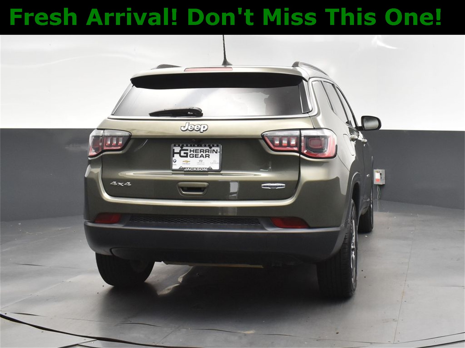 2017 Olive Green Pearlcoat Jeep Compass Latitude 4X4 SUV