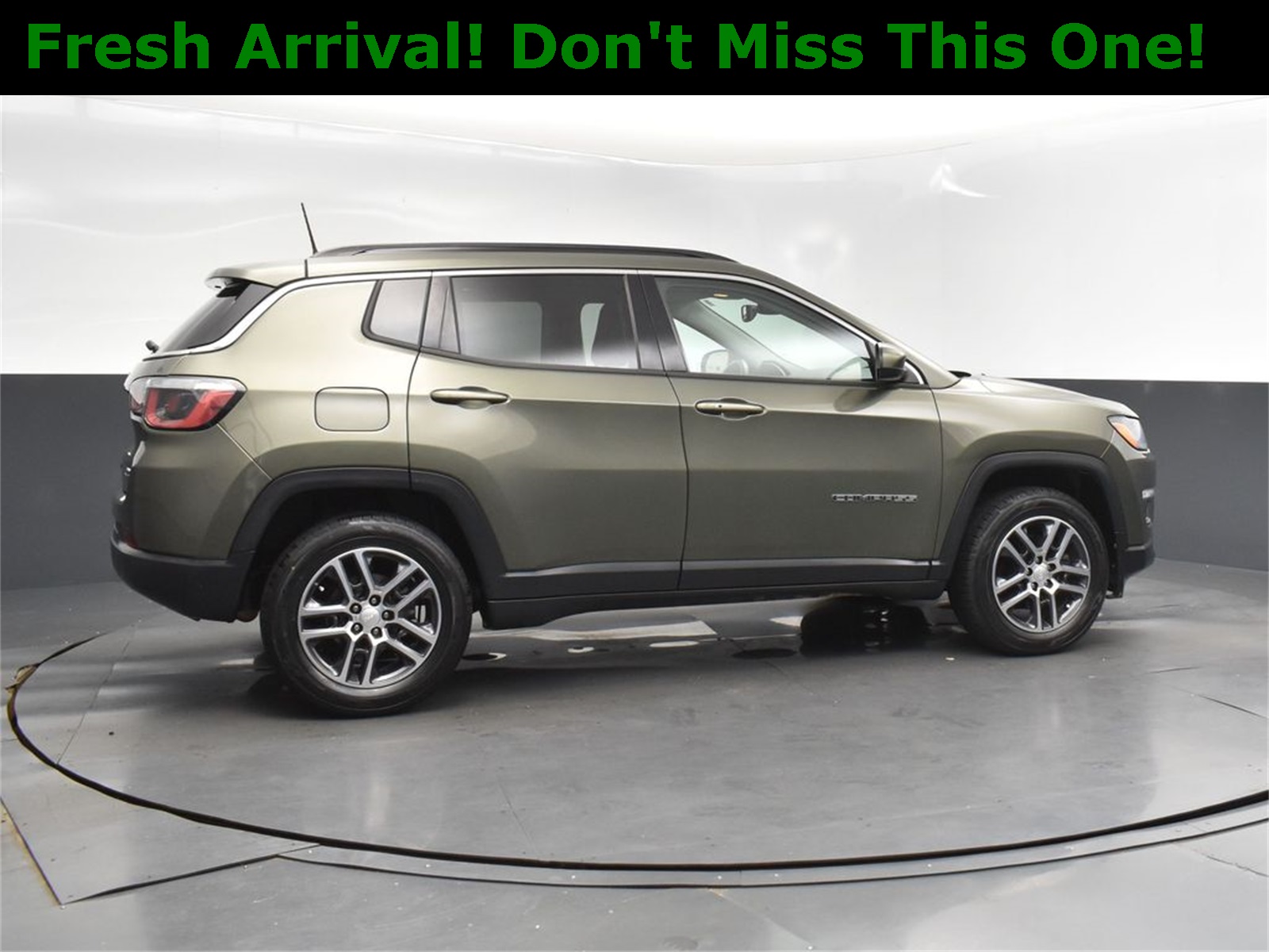 2017 Olive Green Pearlcoat Jeep Compass Latitude 4X4 SUV