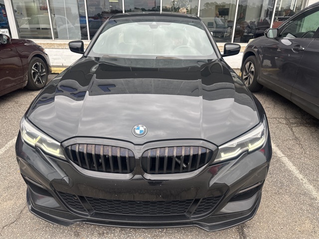 2020 BMW 3 Series 330i's photo