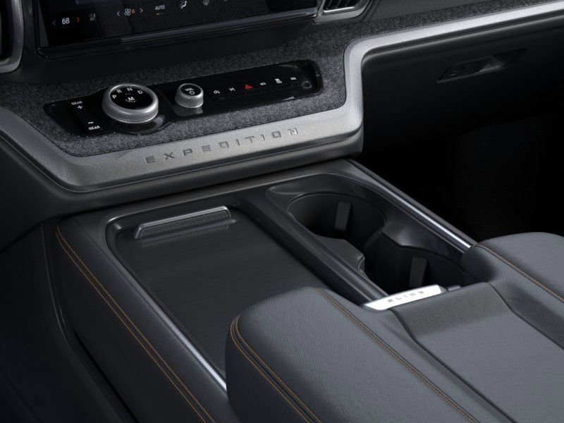 2025 Ford Expedition photo 15