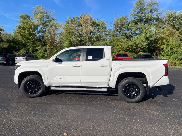 2025 Toyota Tacoma SR5 Double Cab photo 2