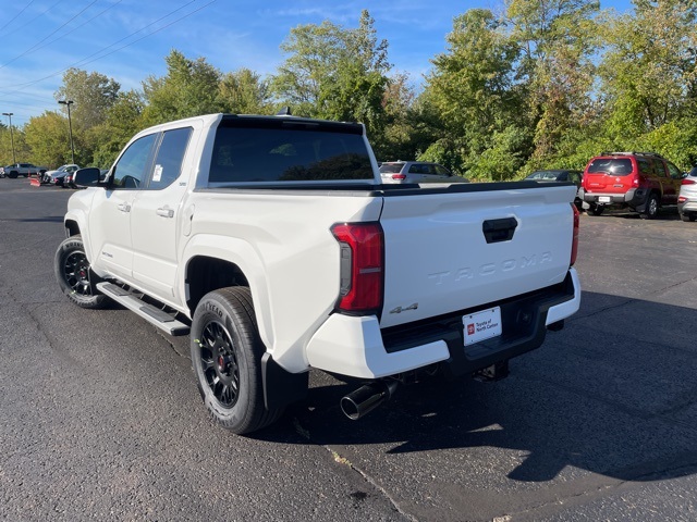 2025 Toyota Tacoma SR5 Double Cab photo 3