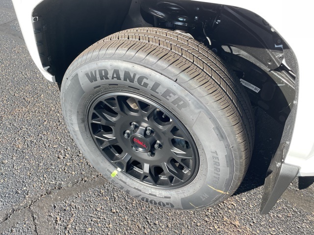 2025 Toyota Tacoma SR5 Double Cab photo 9