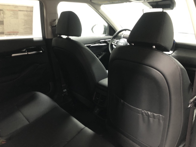 2026 Kia Seltos EX photo 9