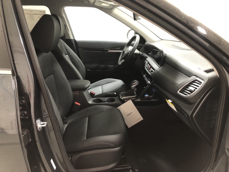 2026 Kia Seltos EX photo 10