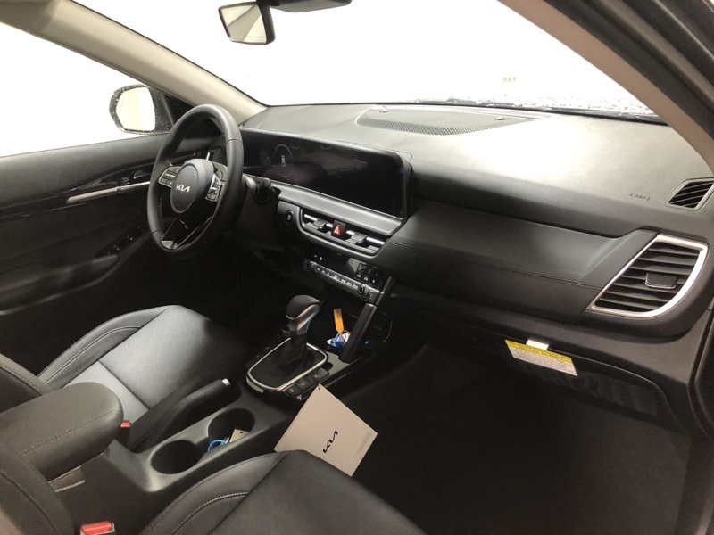 2026 Kia Seltos EX photo 11