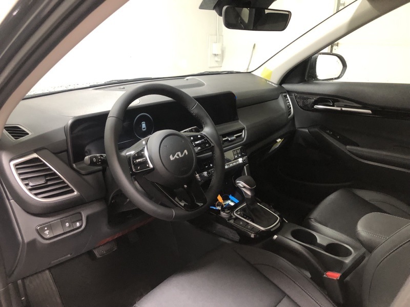 2026 Kia Seltos EX photo 15