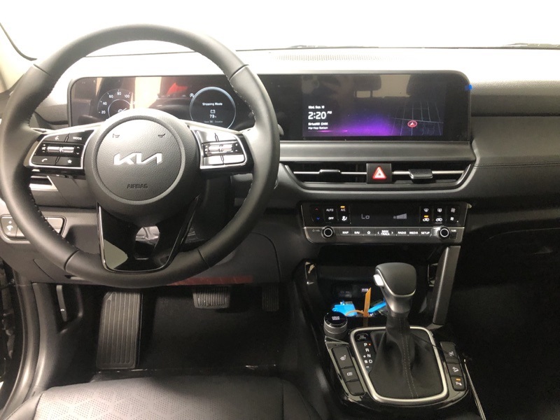 2026 Kia Seltos EX photo 28