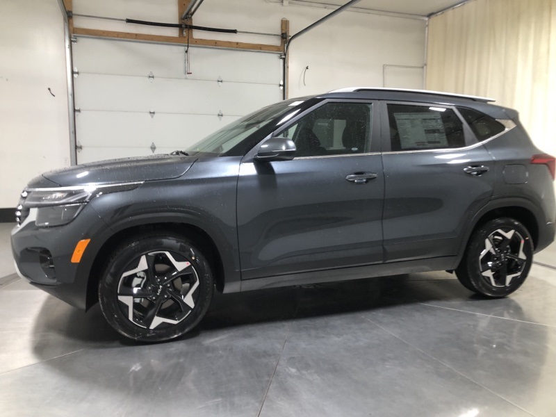 2026 Kia Seltos EX photo 3