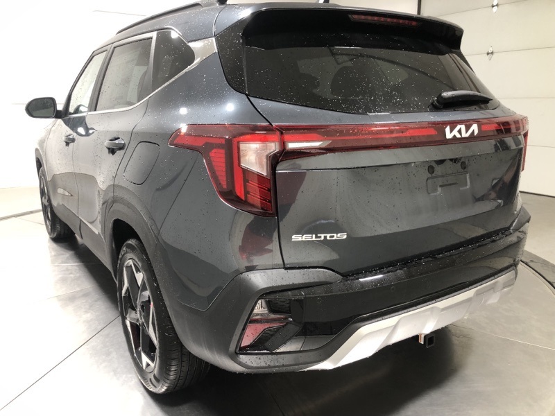 2026 Kia Seltos EX photo 4