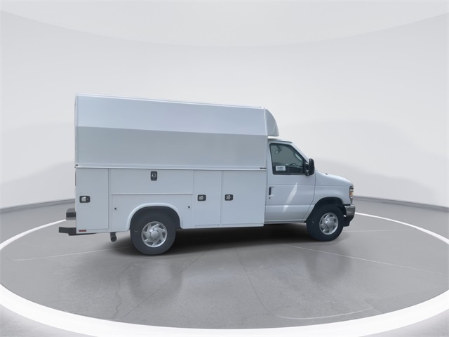2025 Ford E-350 Base photo 4