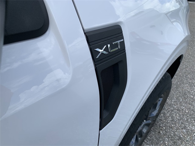 2025 Oxford White Ford Maverick XLT AWD Truck