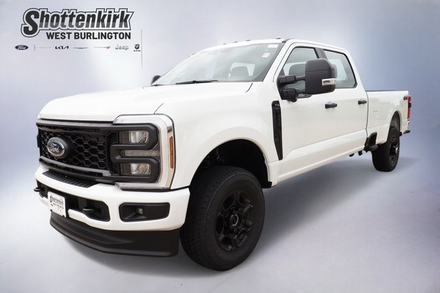 2025 Ford F-250 Super Duty XL's photo