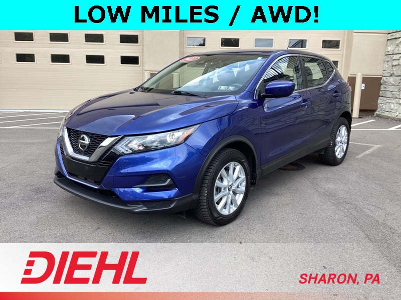 2022 Nissan Rogue Sport S photo 3