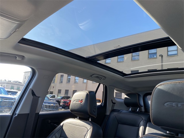 Additional photo of vehicle.