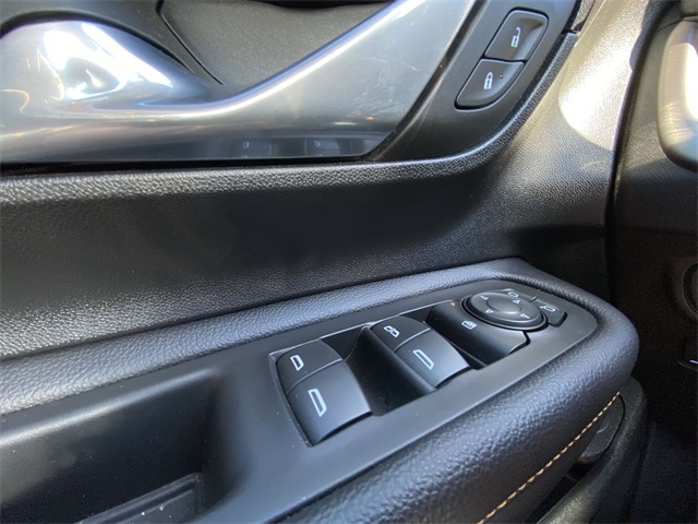 Additional photo of vehicle.