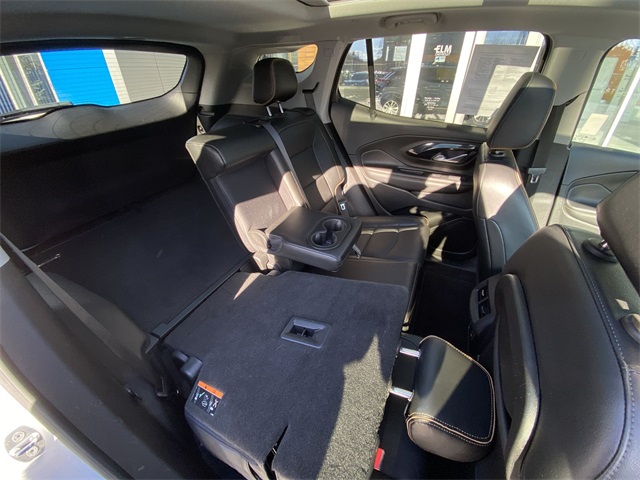 Additional photo of vehicle.