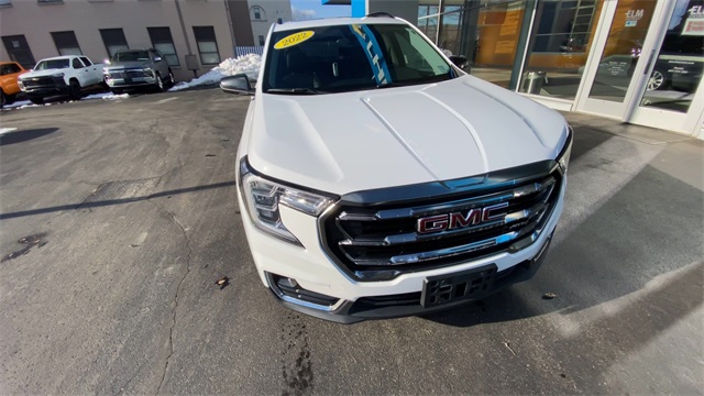 Additional photo of vehicle.