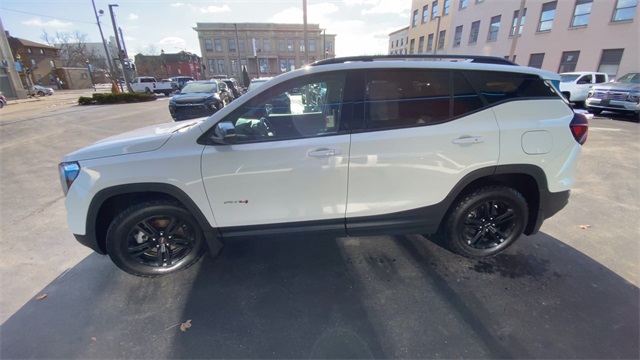 Additional photo of vehicle.