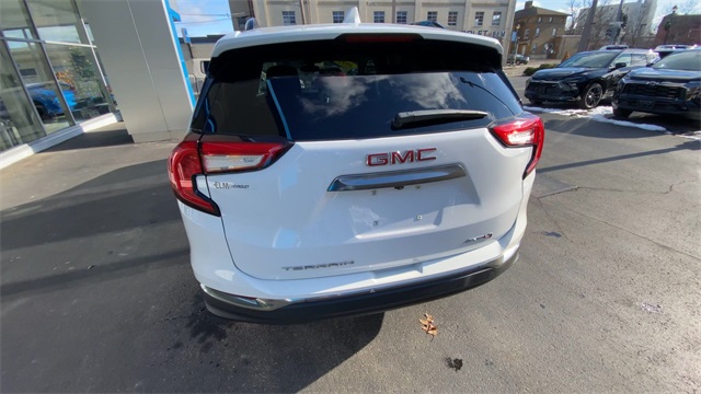 Additional photo of vehicle.