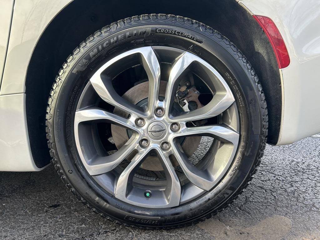 used 2021 Chrysler Pacifica car, priced at $26,287