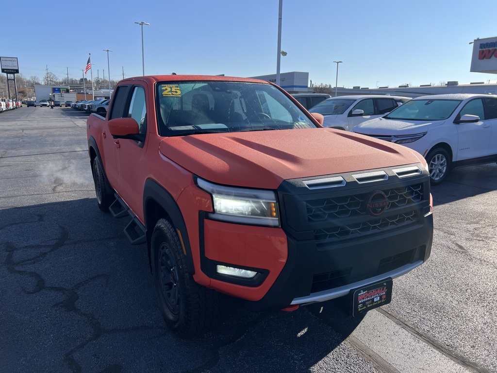 2025 Nissan Frontier PRO-4X's photo