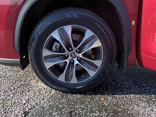 used 2022 Toyota Highlander car, priced at $33,911