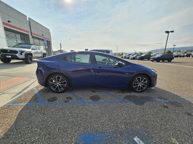 2026 Toyota Prius XLE photo 4