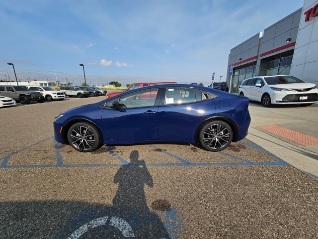 2026 Toyota Prius XLE photo 9