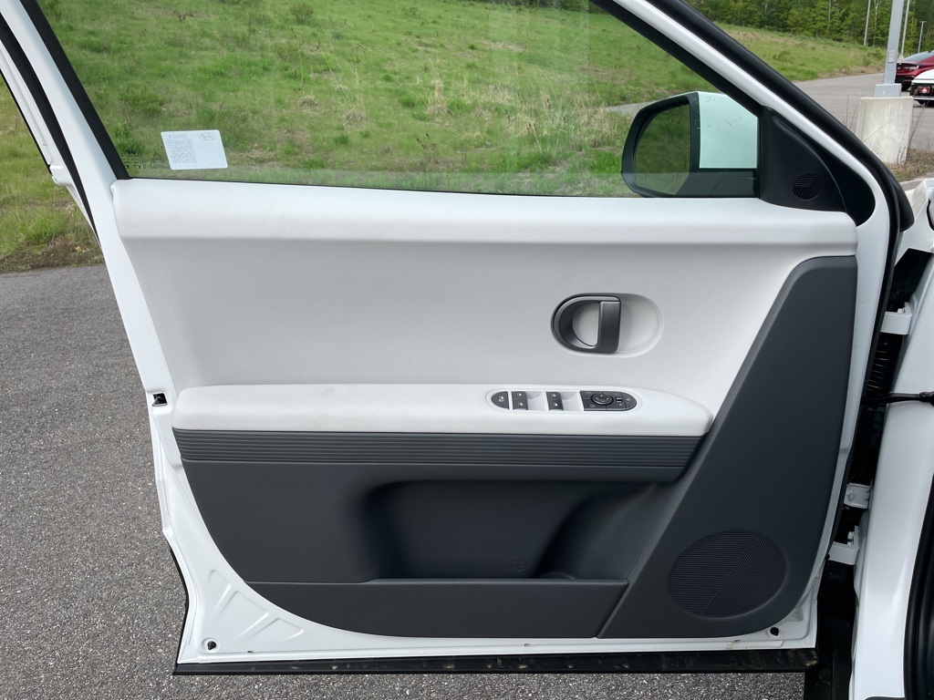 2025 Hyundai Ioniq 5 SEL photo 8