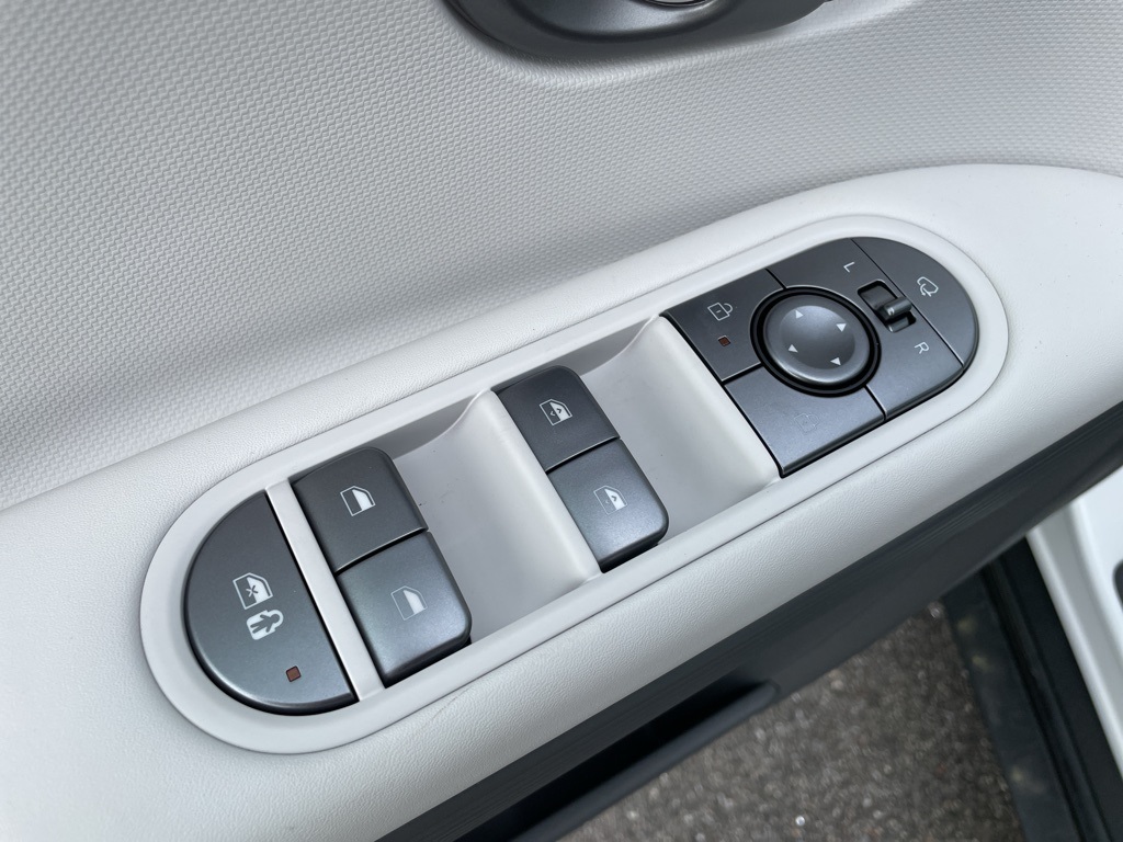 2025 Hyundai Ioniq 5 SEL photo 9