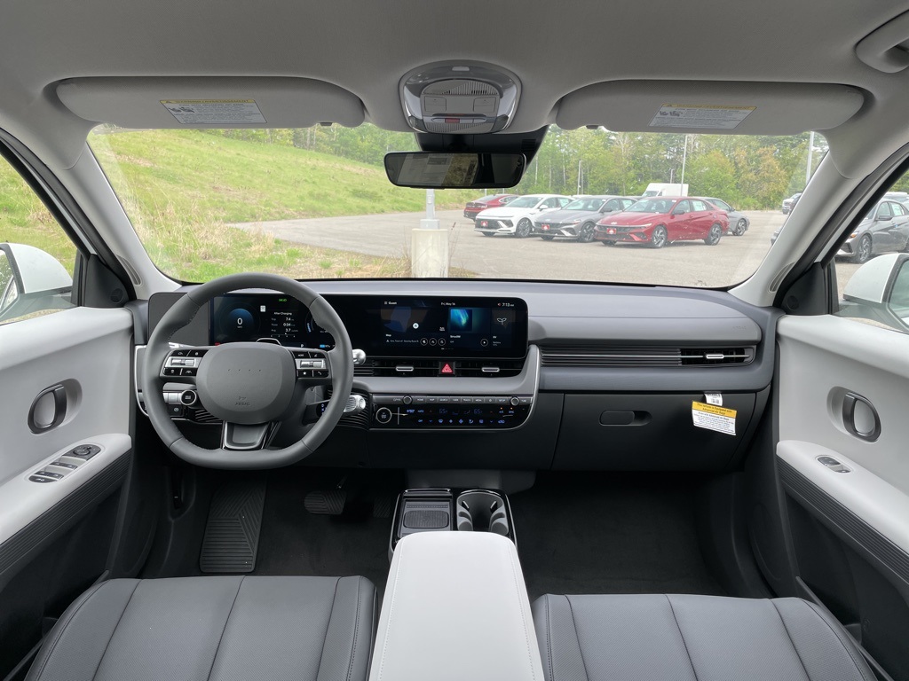 2025 Hyundai Ioniq 5 SEL photo 12