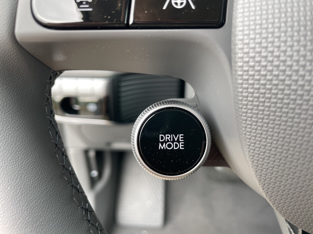 2025 Hyundai Ioniq 5 SEL photo 15