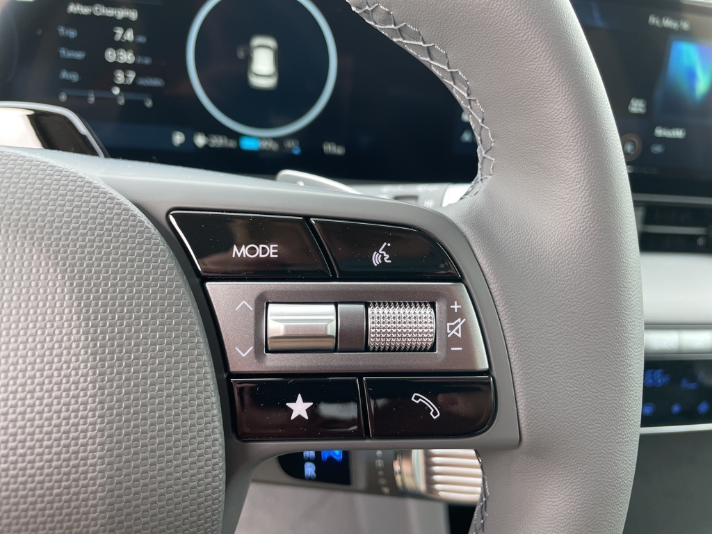 2025 Hyundai Ioniq 5 SEL photo 16
