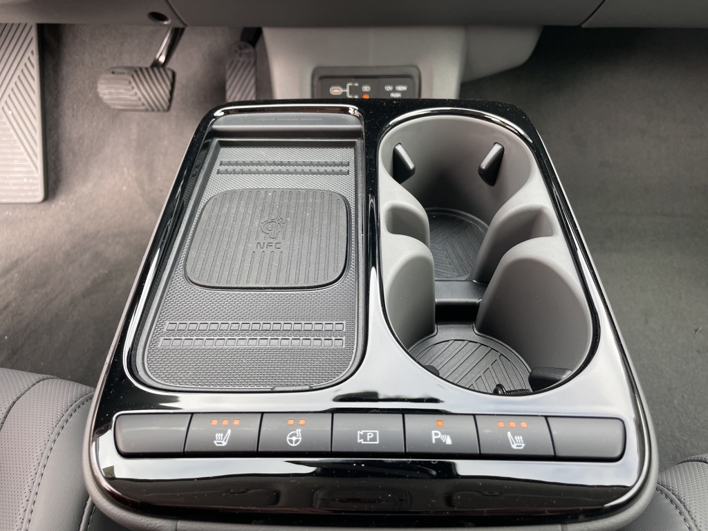 2025 Hyundai Ioniq 5 SEL photo 24