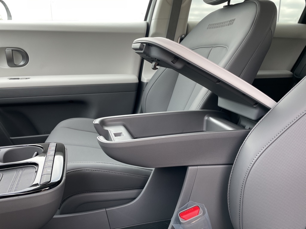 2025 Hyundai Ioniq 5 SEL photo 25