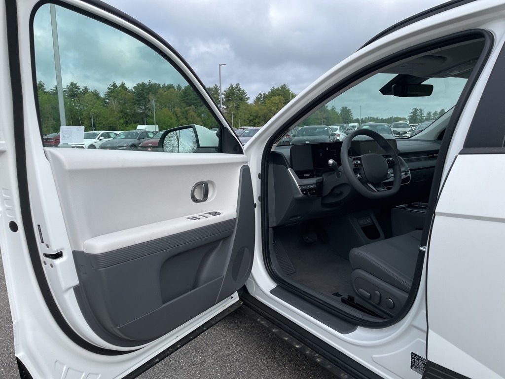 2025 Hyundai Ioniq 5 SEL photo 6