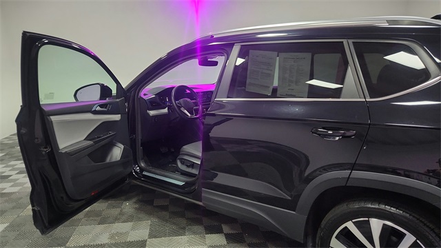 2024 Volkswagen Taos 1.5T SE FWD 2024 Volkswagen Taos 1.5T SE FWD