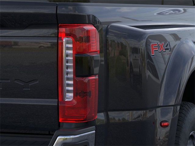 2025 Ford F-350 Lariat photo 21