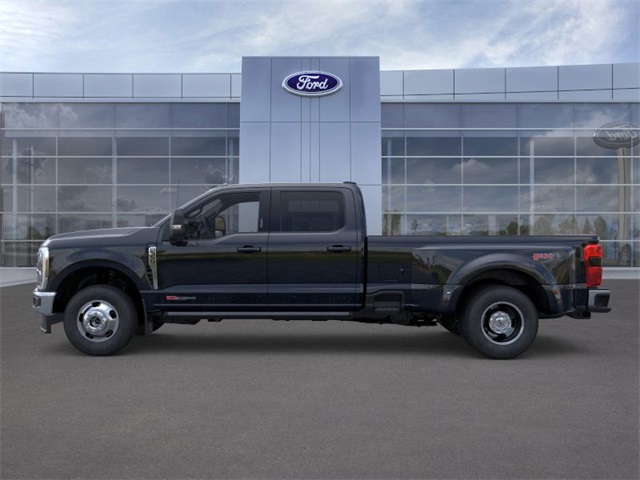 2025 Ford F-350 Lariat photo 3